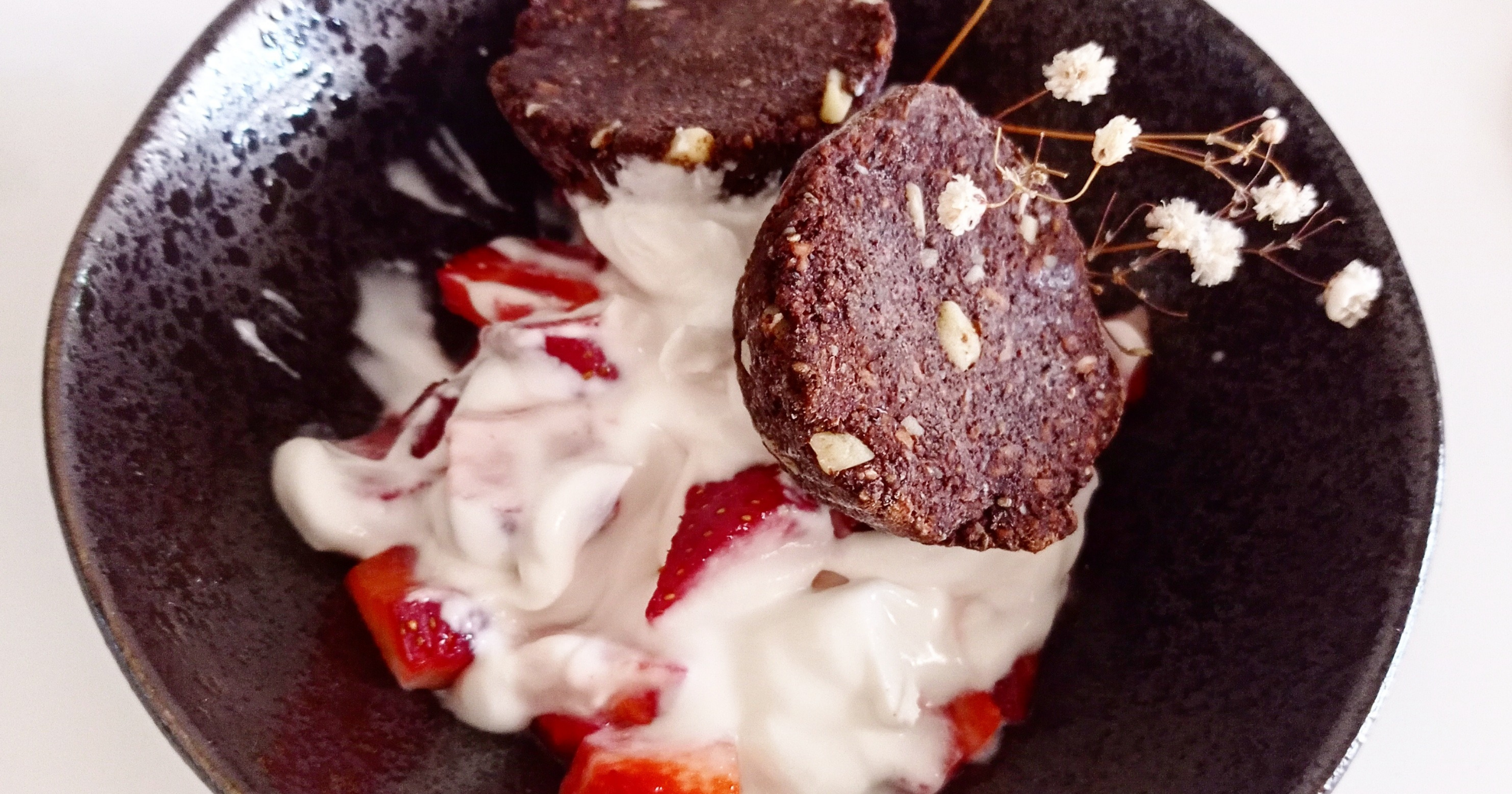 Receta de galletas crudas de algarroba, cacao y café