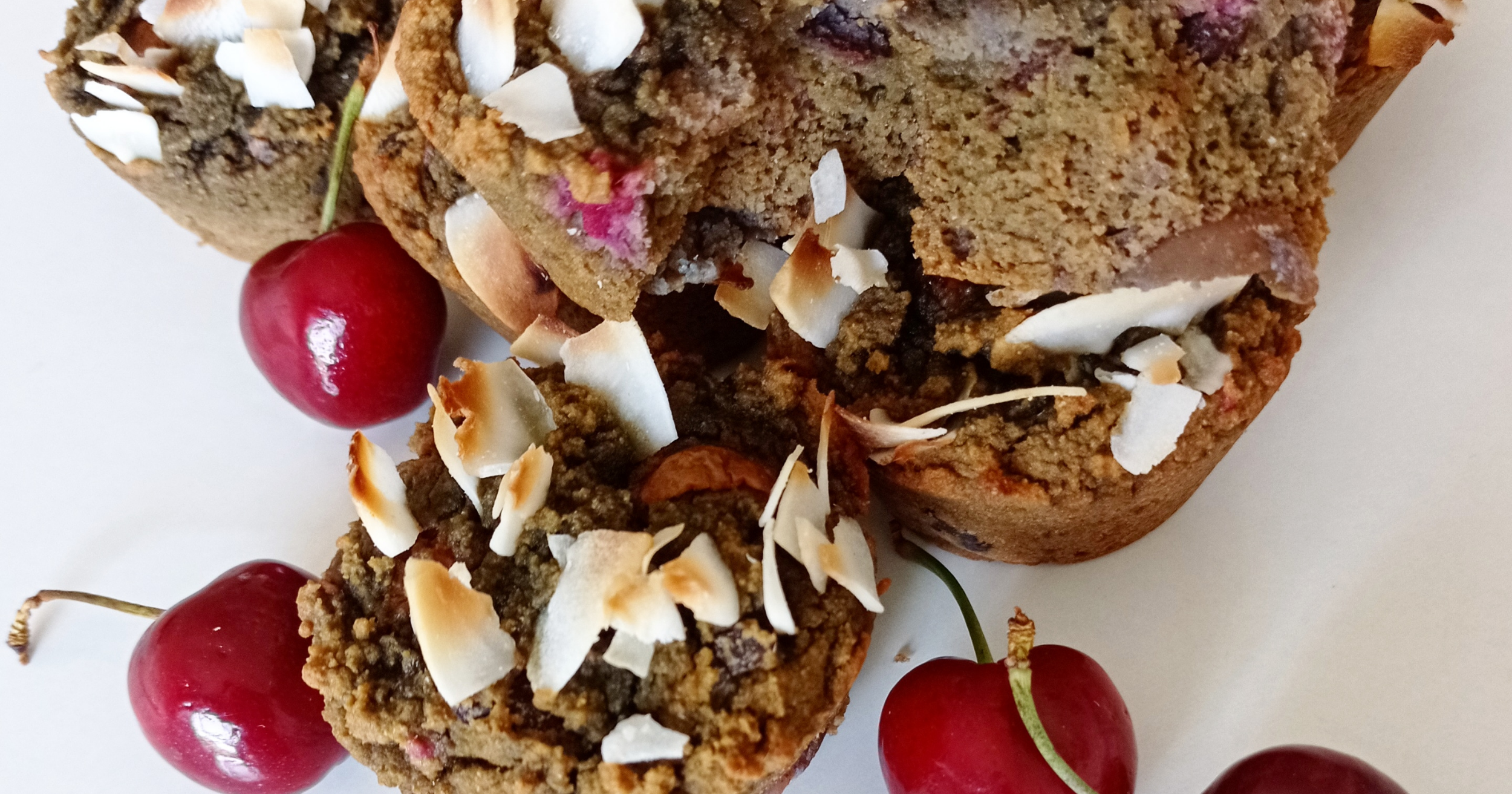 Receta muffins de cereza, frambuesa, chocolate y café